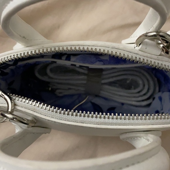 WHITE FOX CROSSBODY - Picture 3 of 3